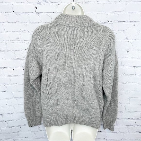 VINTAGE STUDIO MICHELLE STUART HAND KNIT GRAY FLORAL HEART WOOL SWEATER - MEDIUM - Picture 3 of 4